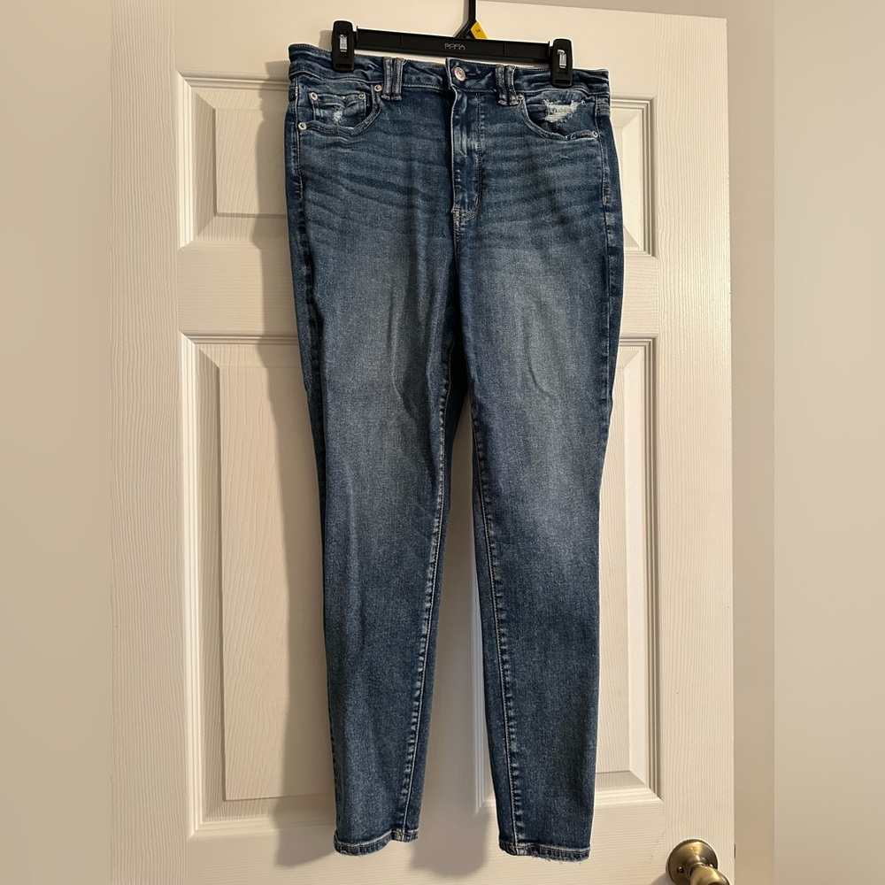 Women’s American Eagle High Waisted (Short) Jeans- Size 12